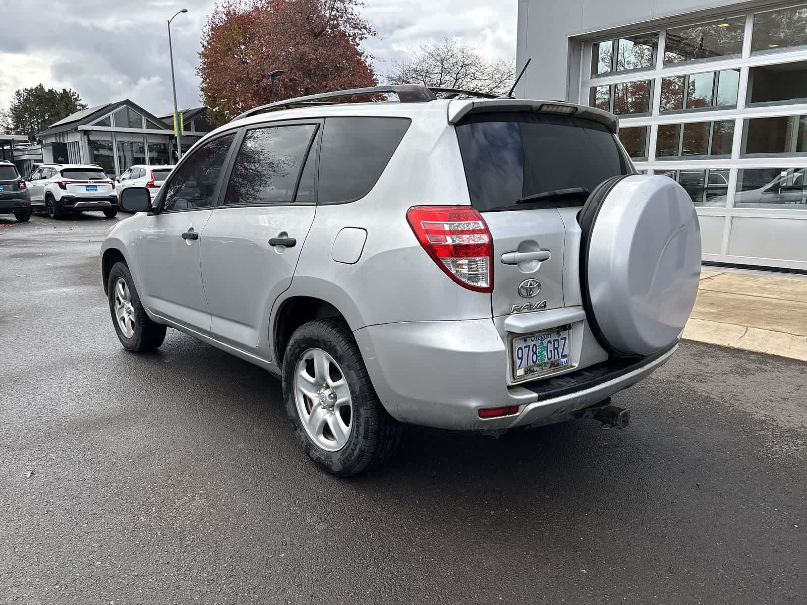 Used 2011 Toyota RAV4 2WD w/ Base L4 Extra Value Pkg image 9
