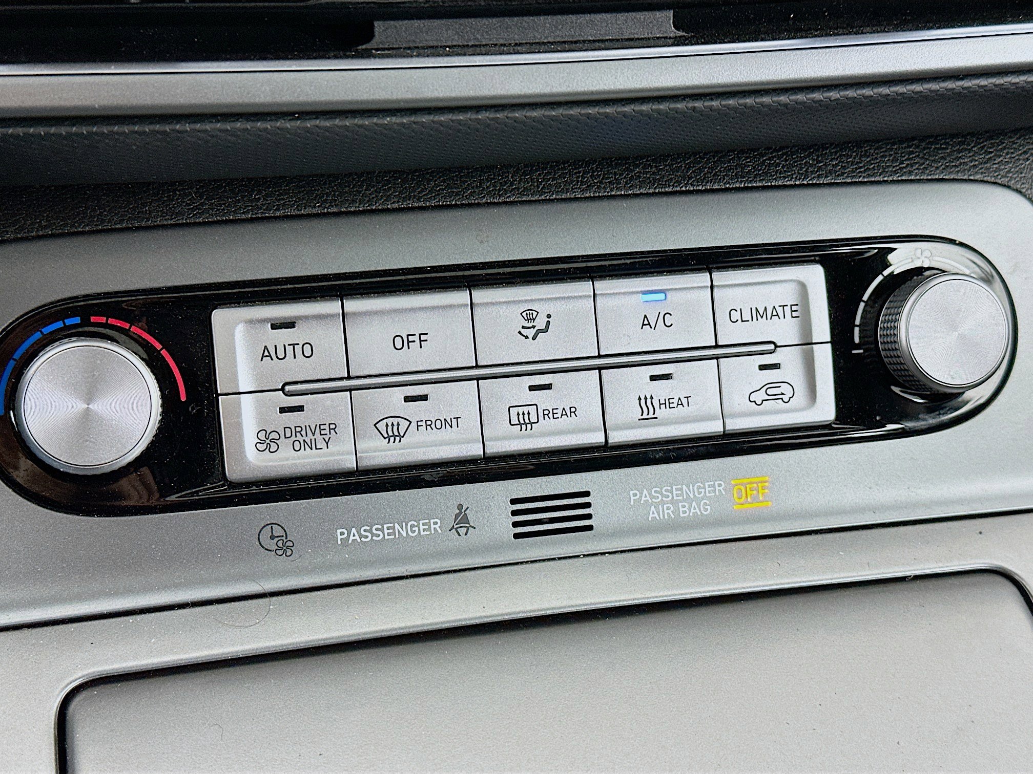 Used 2023 Hyundai Kona Limited FWD image 24