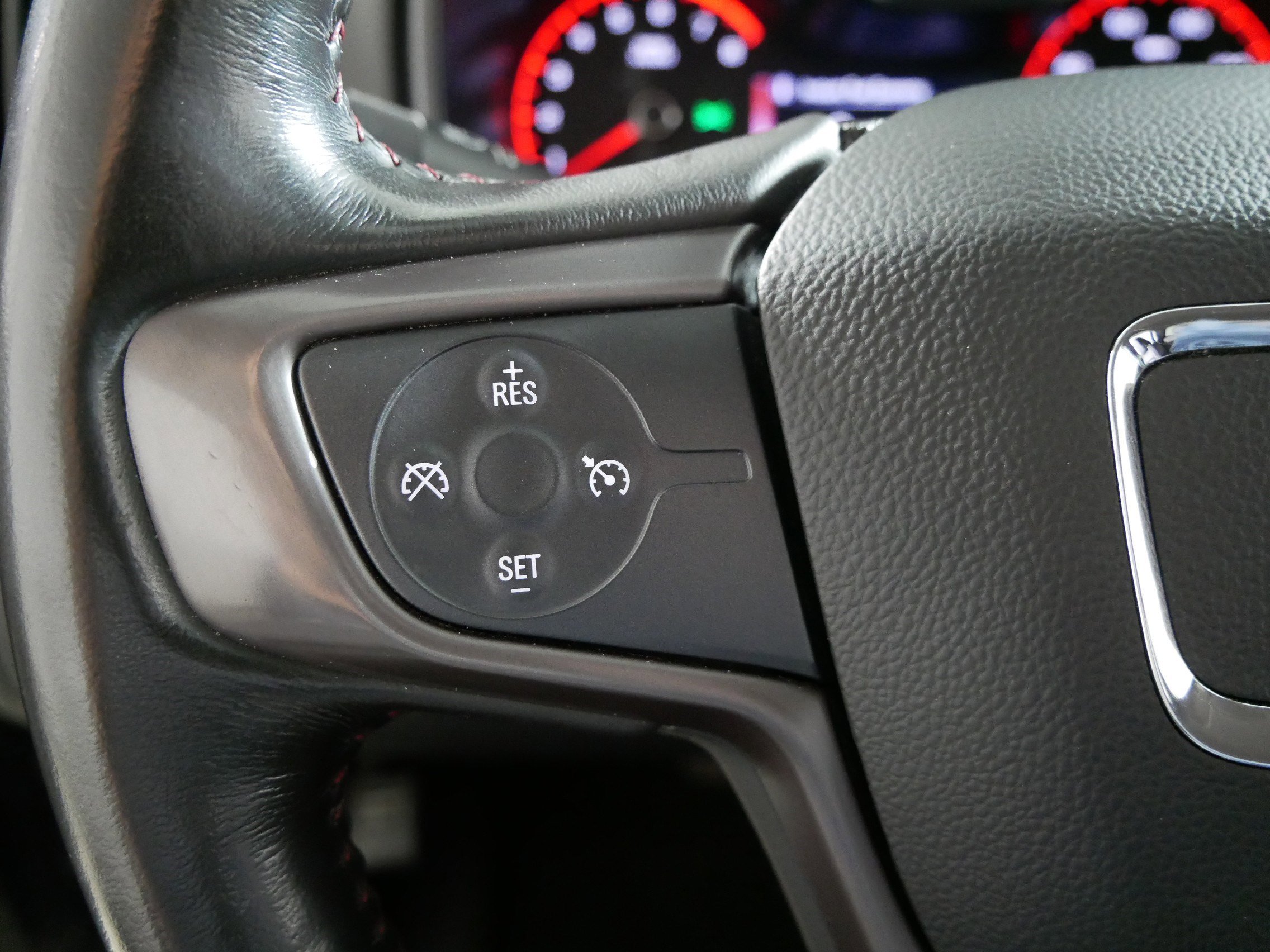 Used 2015 GMC Canyon SLE w/ All-Terrain Package image 27