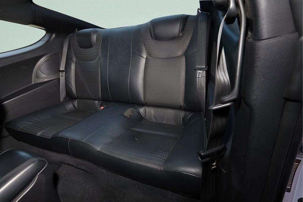 Used 2015 Hyundai Genesis 3.8 RWD image 13