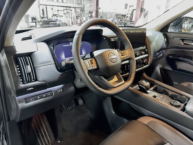 New 2026 Nissan Pathfinder Platinum w/ Accent Package AWD/4WD image 9