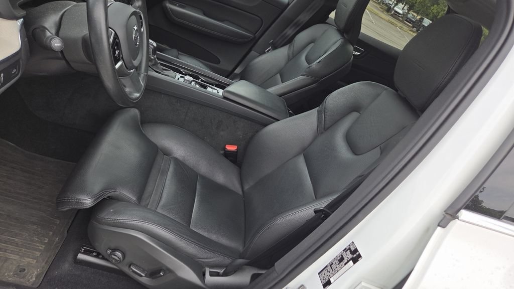 Used 2020 Volvo XC60 T5 Inscription AWD/4WD image 15