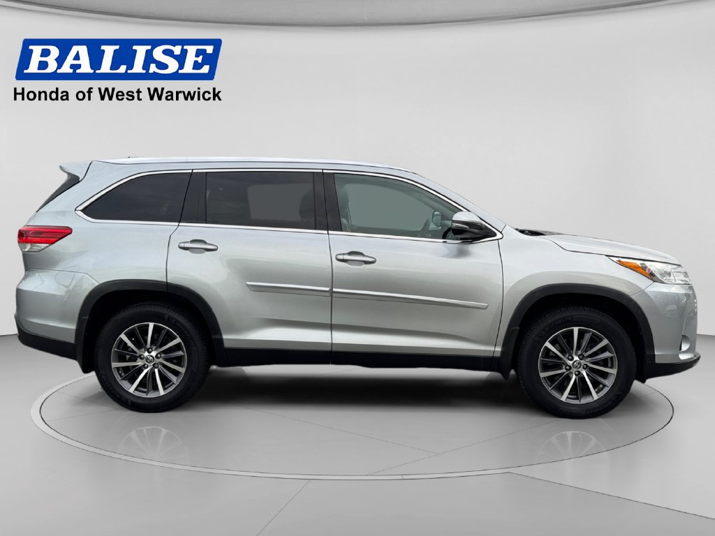 Used 2019 Toyota Highlander XLE w/ Protection Package #3 AWD/4WD image 4