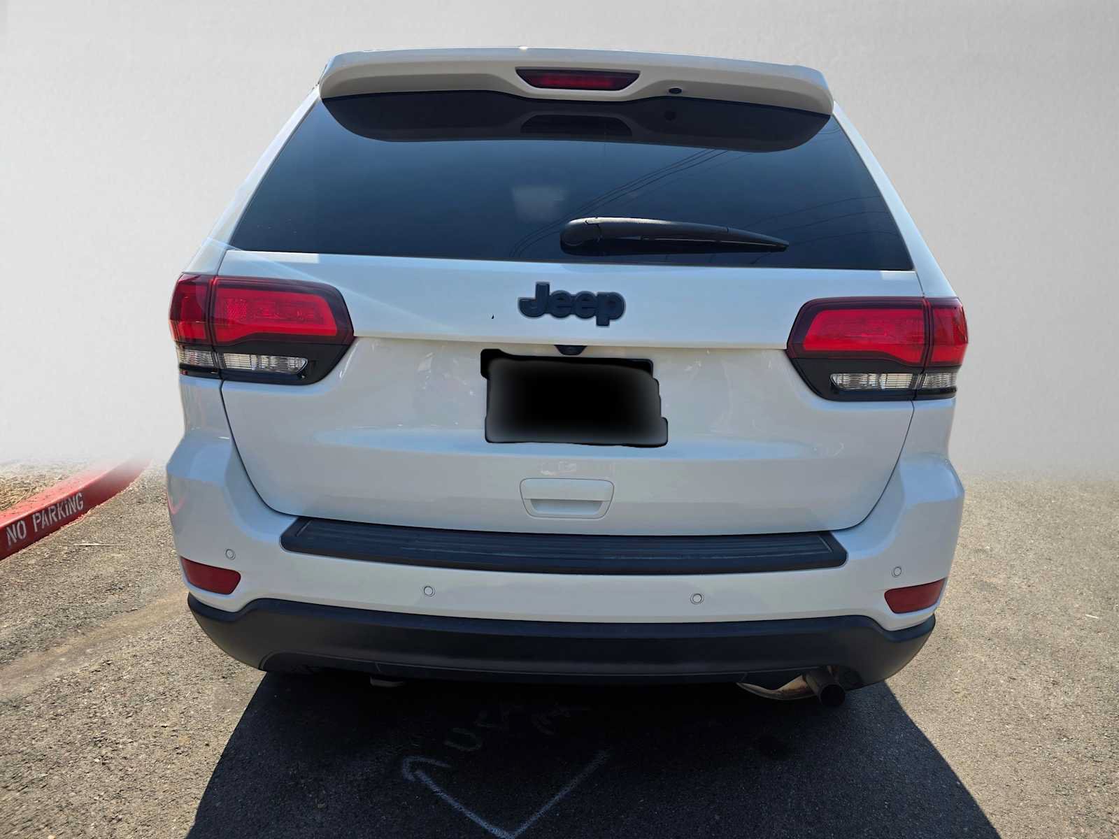 Used 2019 Jeep Grand Cherokee Laredo RWD image 4