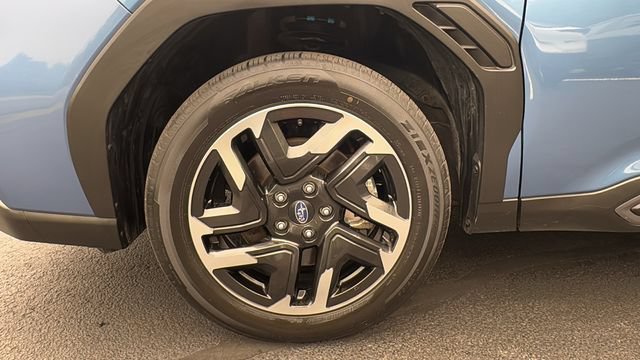 Used 2025 Subaru Forester Limited AWD/4WD image 9
