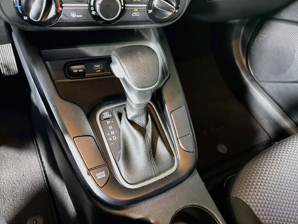 Used 2024 Kia Soul LX w/ Option Group 015 FWD image 17