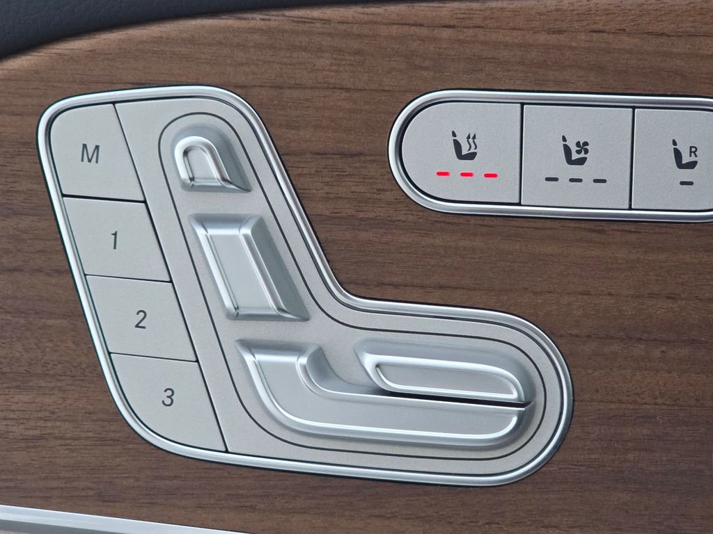 Used 2026 Mercedes-Benz GLS 450 4MATIC image 6