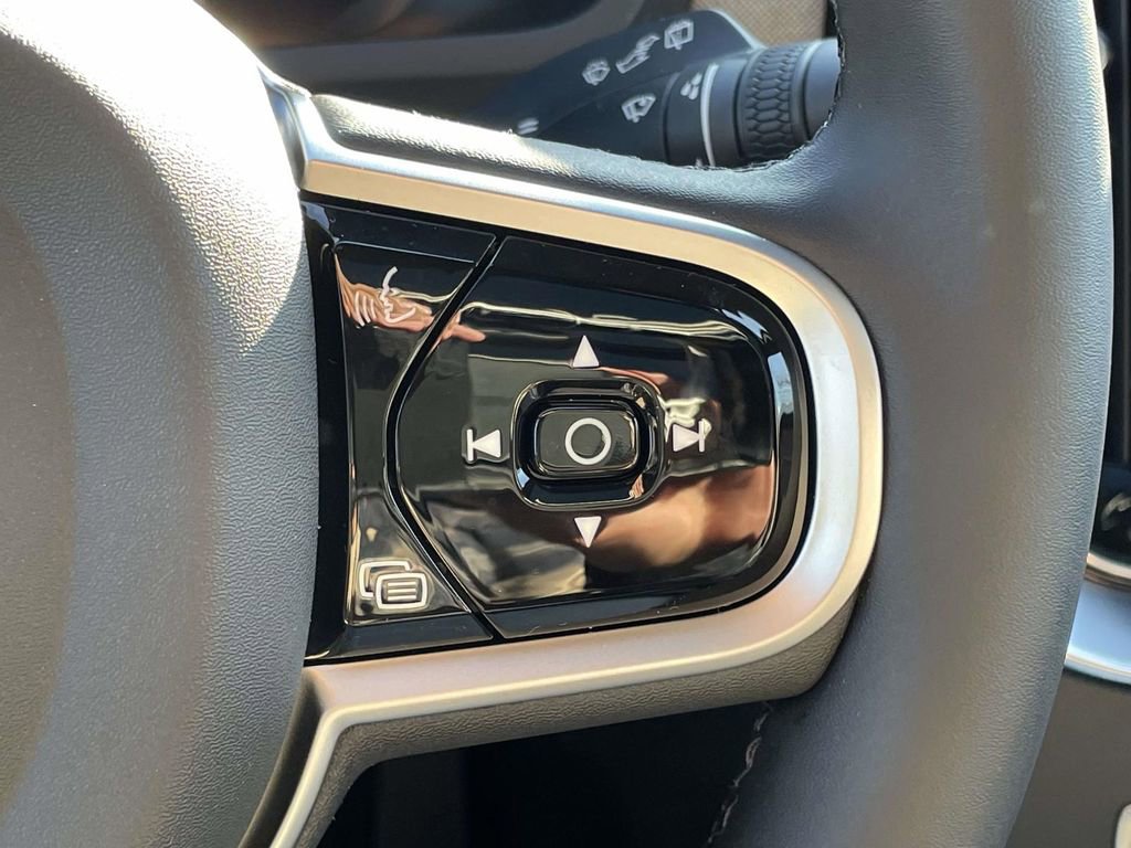 New 2026 Volvo XC90 T8 Plus w/ Protection Package Premier image 12