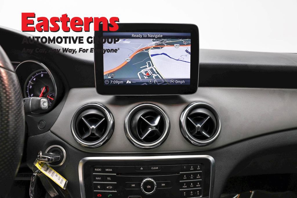 Used 2019 Mercedes-Benz GLA 250 4MATIC w/ Premium Package image 12