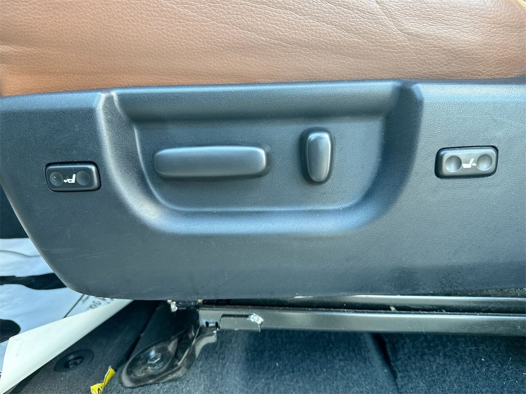 Used 2020 Toyota Sequoia Platinum image 14