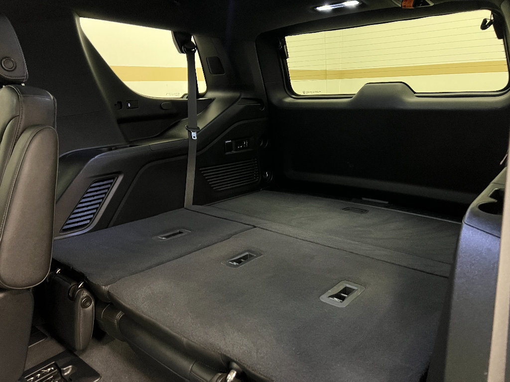 Used 2021 Chevrolet Tahoe LT w/ Luxury Package AWD/4WD image 17