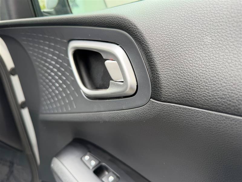 Used 2020 Kia Soul S FWD image 38