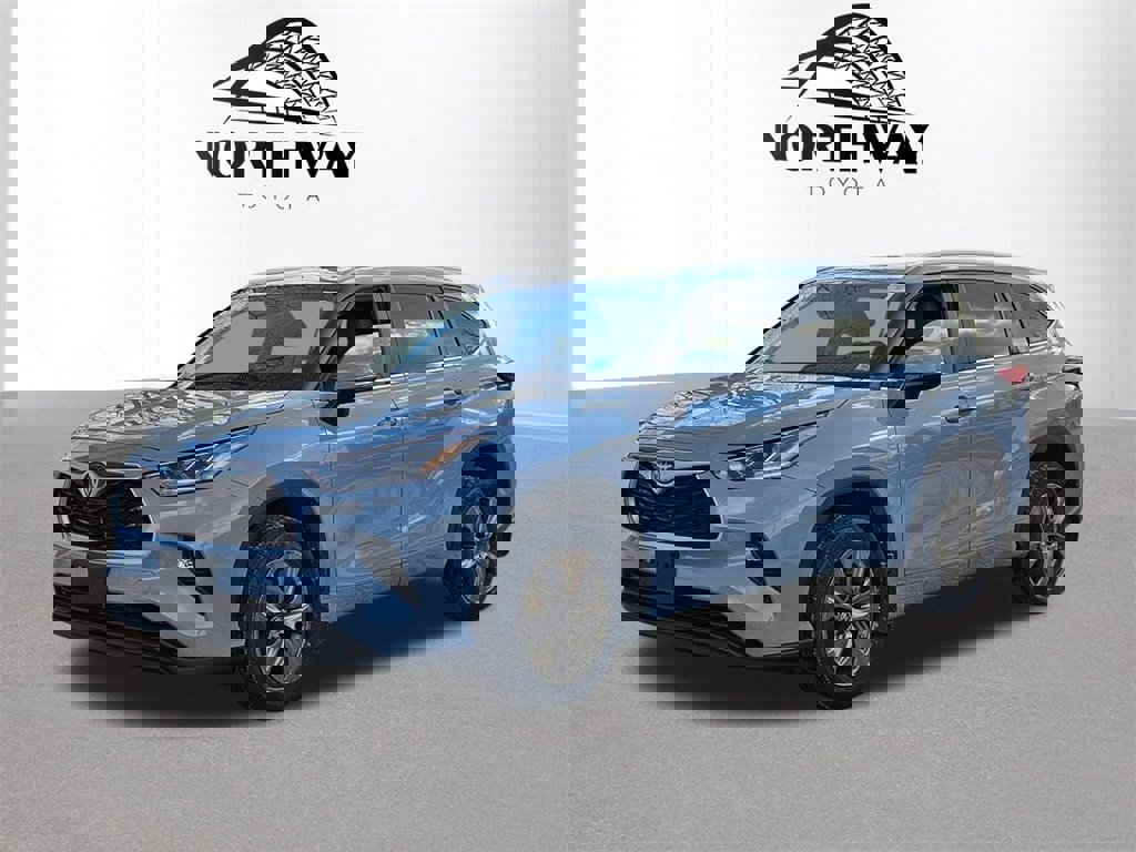 Certified 2023 Toyota Highlander Bronze Edition image 8