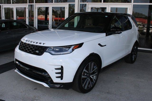 Used 2024 Land Rover Discovery Dynamic SE image 1