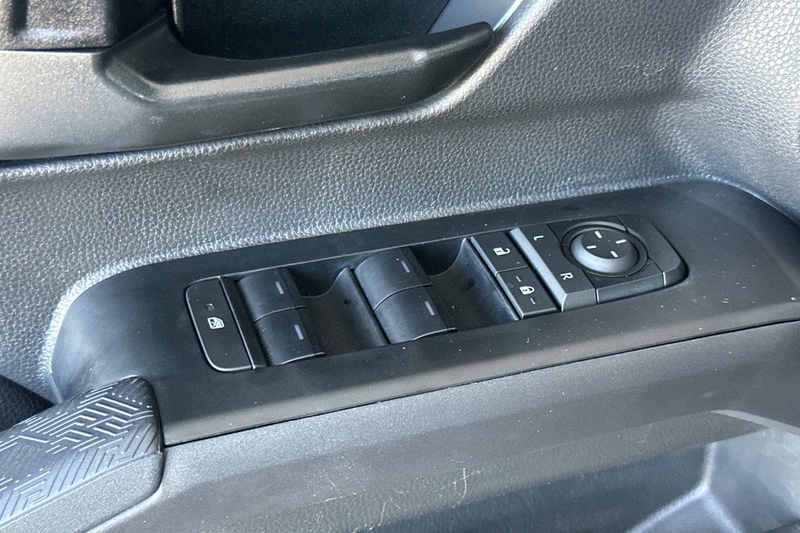 Used 2025 Toyota Tacoma SR5 RWD image 13
