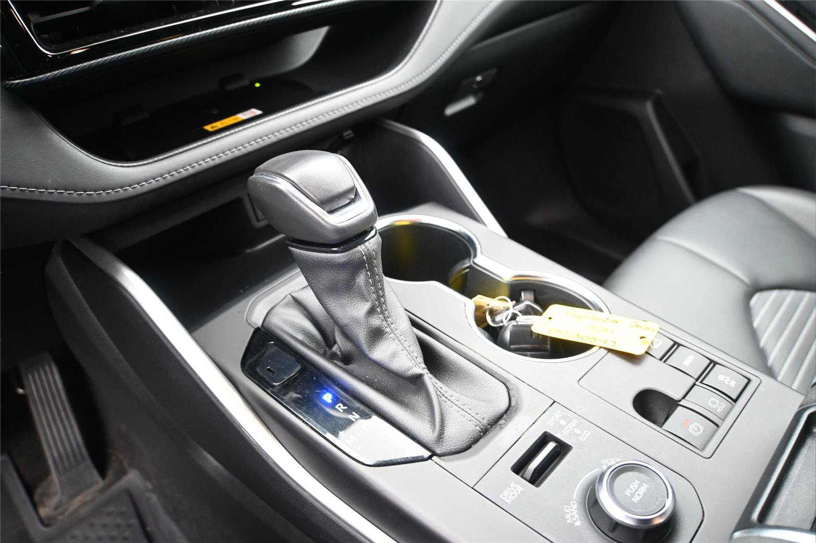 Used 2024 Toyota Highlander XSE AWD/4WD image 5
