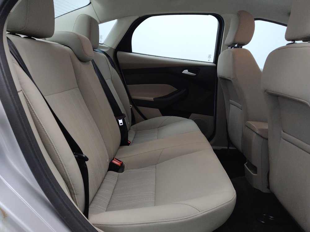 Used 2015 Ford Focus SE FWD image 19