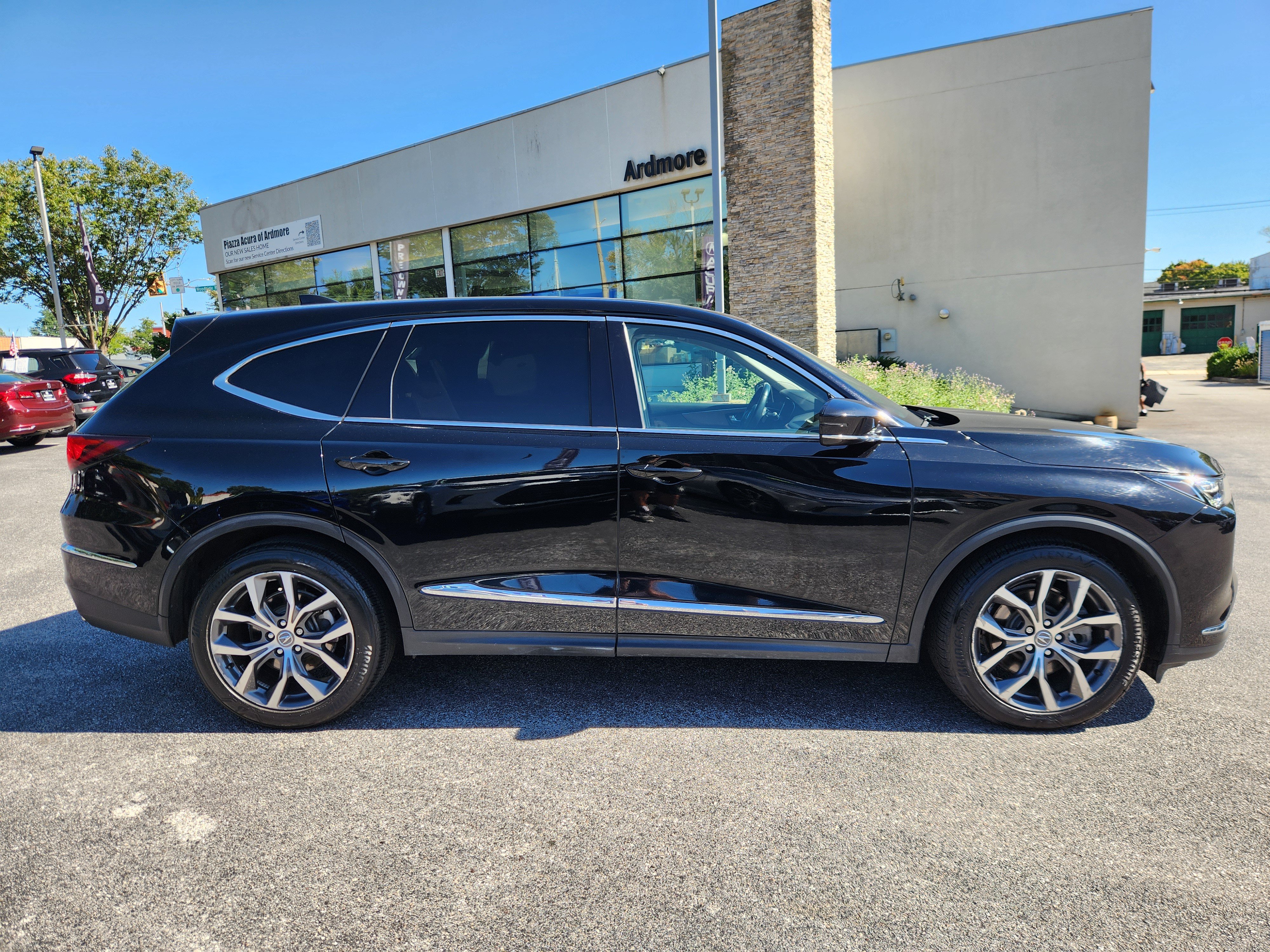 Certified 2024 Acura MDX w/ Technology Package AWD/4WD image 6