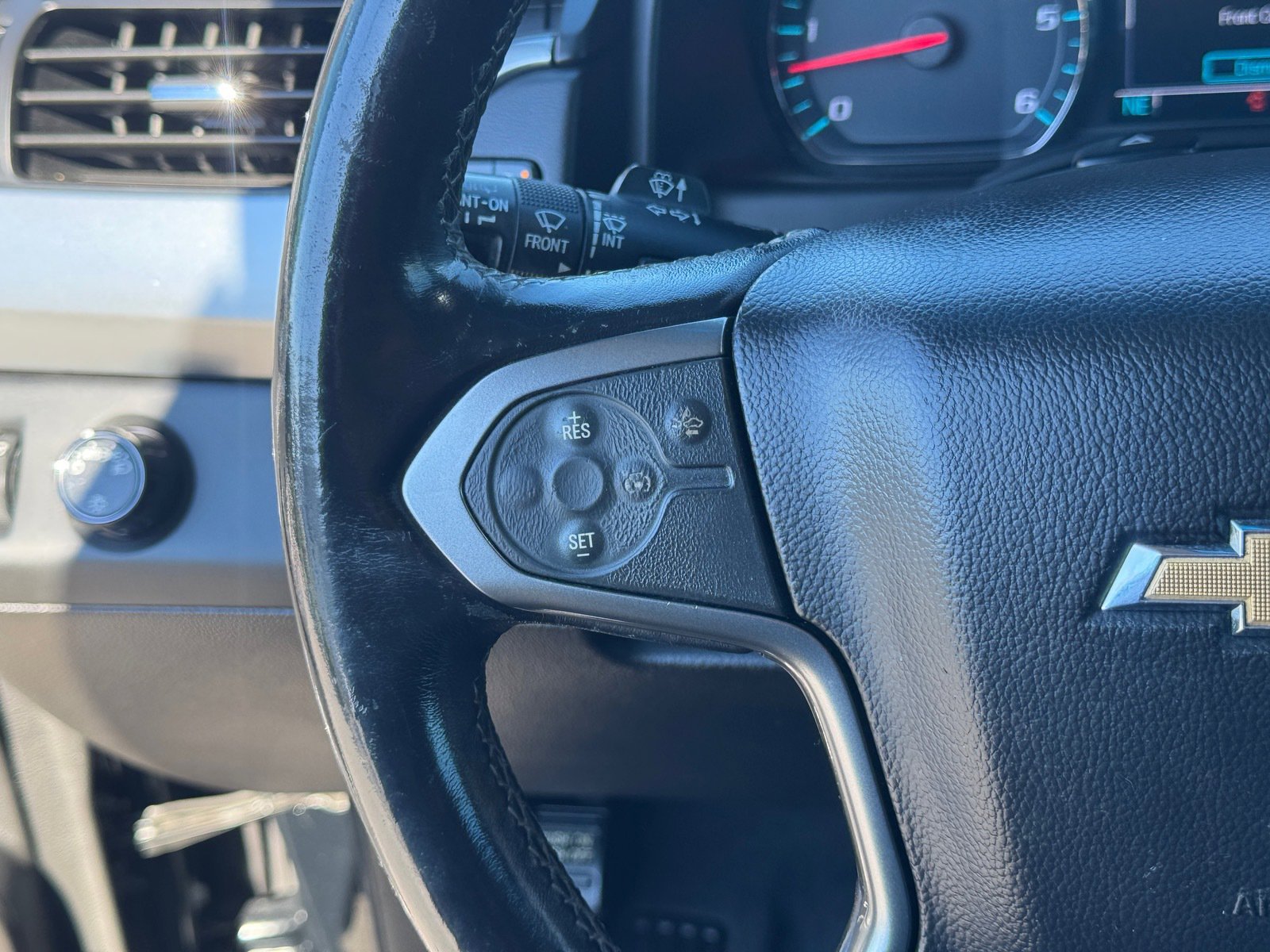 Used 2019 Chevrolet Suburban LT image 23