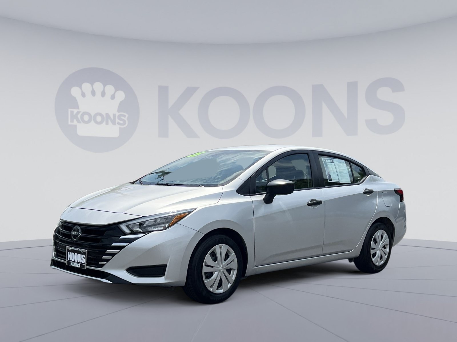 Used 2025 Nissan Versa S FWD image 4