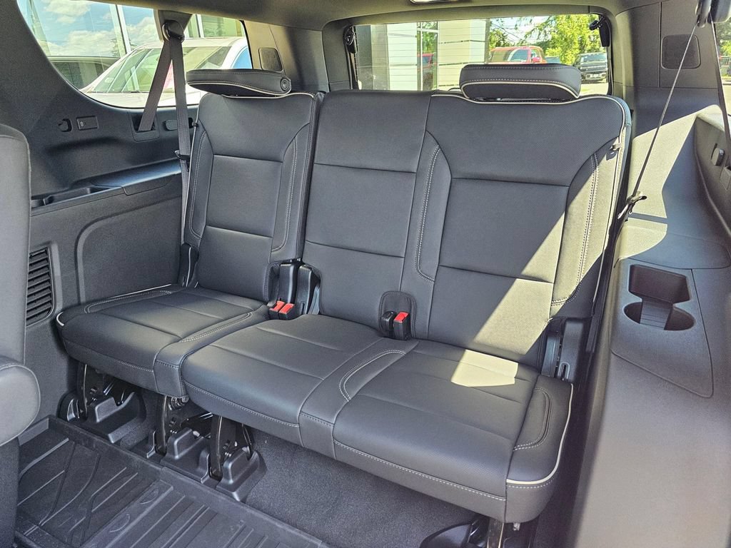 New 2026 Chevrolet Suburban Premier w/ Sun And Tow Package AWD/4WD image 18