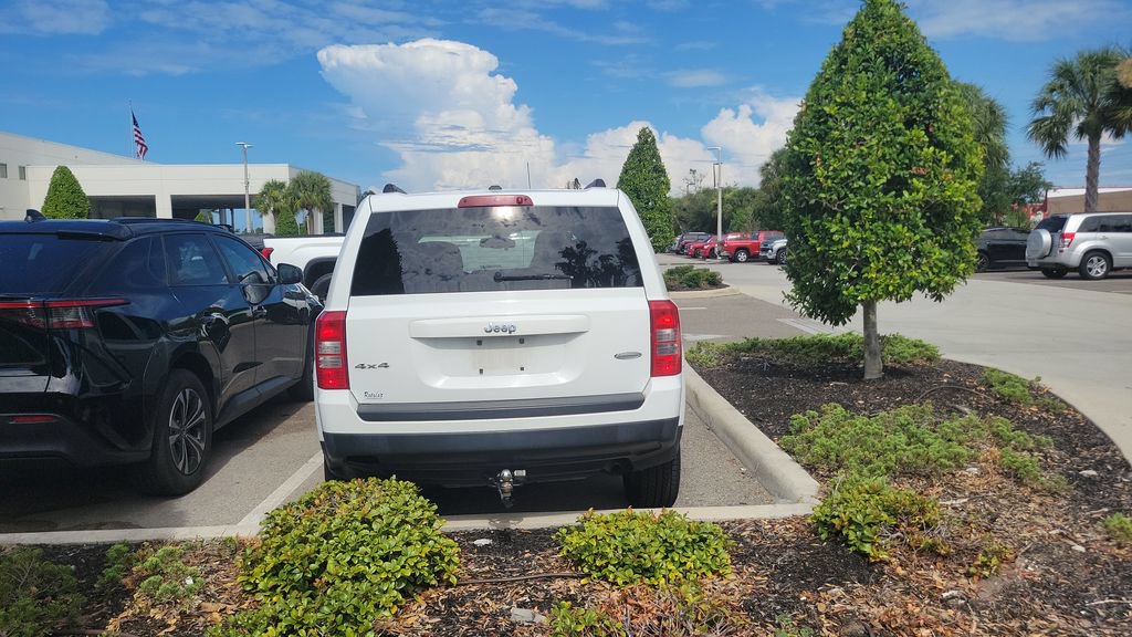 Used 2012 Jeep Patriot Latitude w/ All-Weather Capability Group AWD/4WD image 4