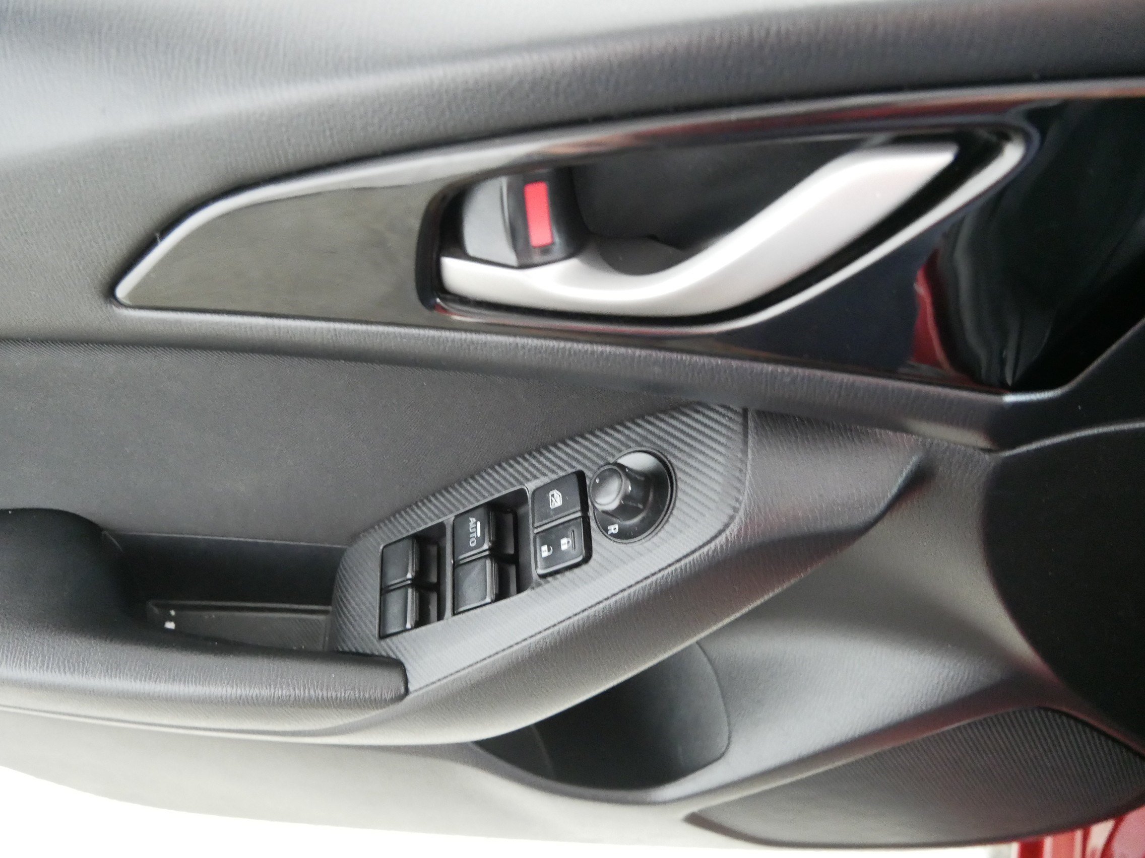 Used 2016 MAZDA MAZDA3 i Touring FWD image 19