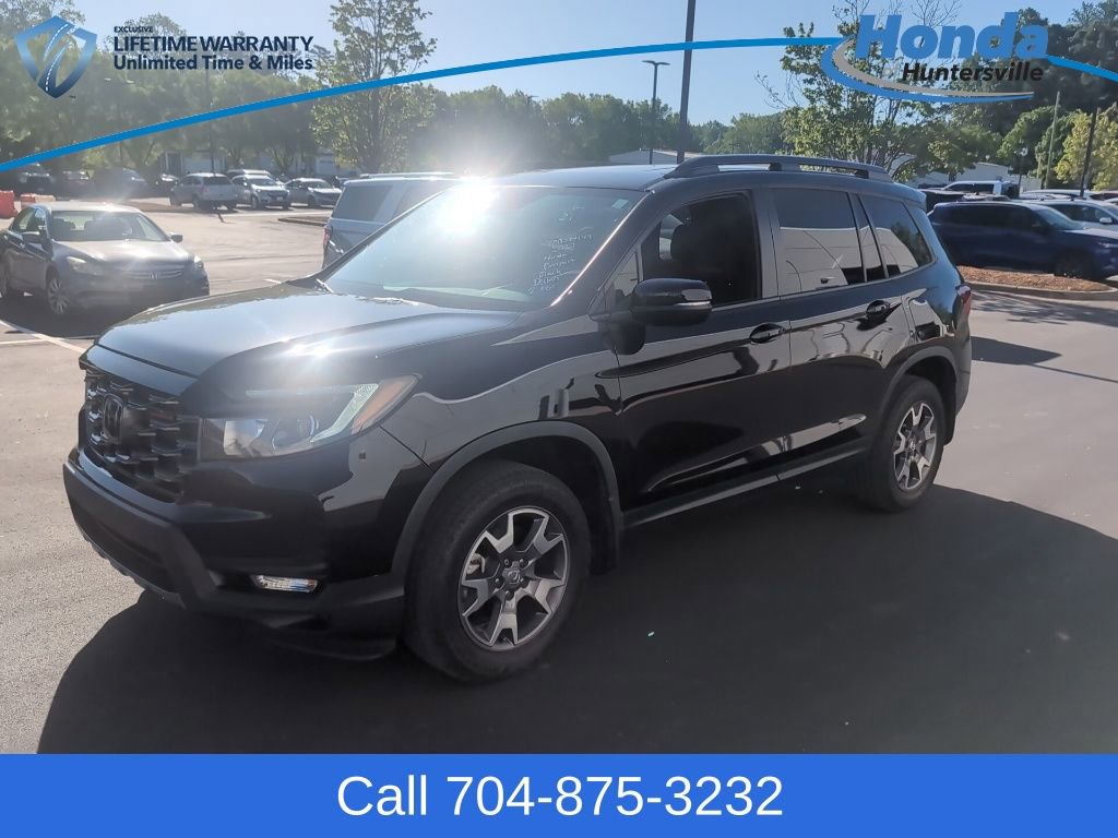 Used 2023 Honda Passport TrailSport image 3