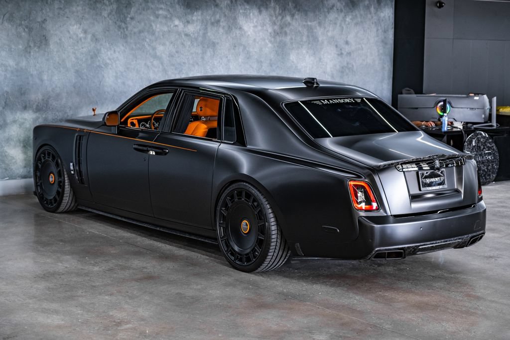 Used 2024 Rolls-Royce Phantom Sedan RWD image 22