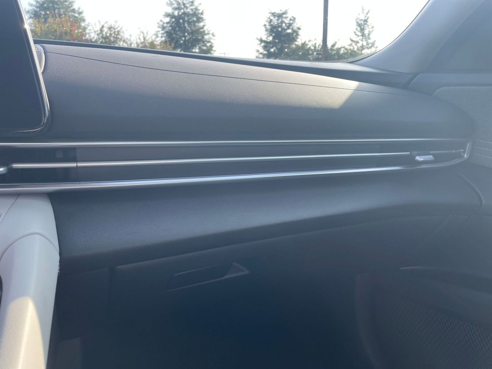 Used 2025 Hyundai Elantra Limited image 31