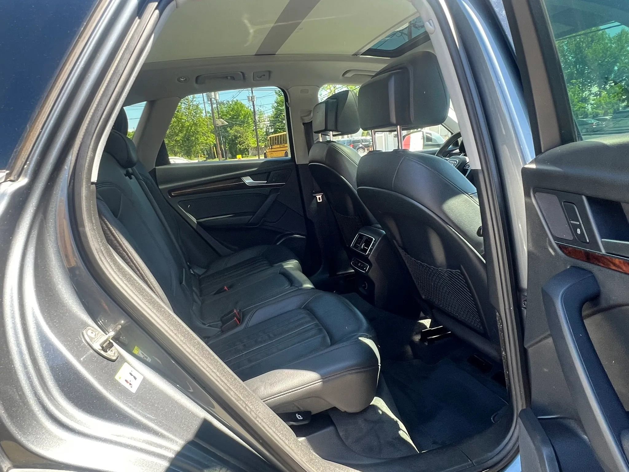 Used 2018 Audi Q5 2.0T Premium Plus w/ Premium Plus Package AWD/4WD image 29