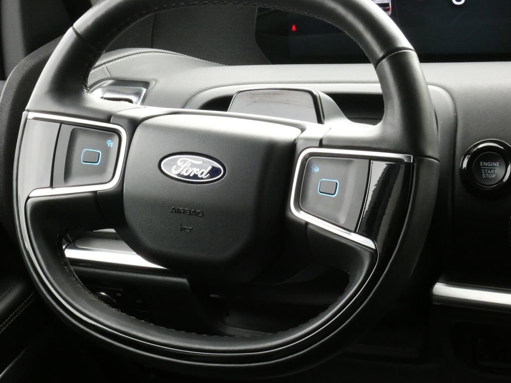 Used 2025 Ford Expedition Max Platinum AWD/4WD image 16