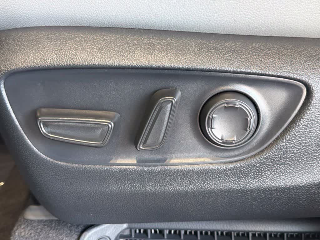 New 2026 Toyota Sienna XLE FWD image 18
