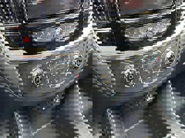 Used 2020 Chevrolet Traverse LT w/ Driver Confidence II Package image 22