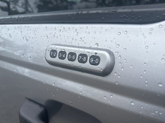 Used 2022 Ford Bronco Black Diamond image 15