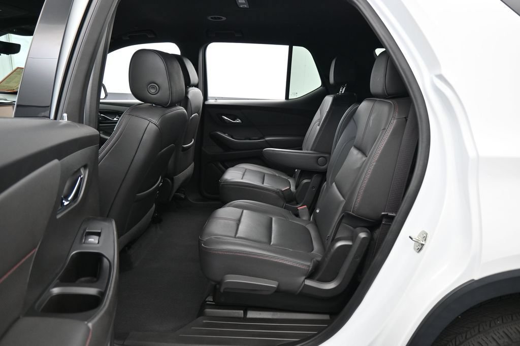 Used 2023 Chevrolet Traverse RS FWD image 39