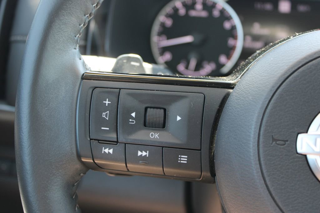 Used 2025 Nissan Pathfinder SL image 38