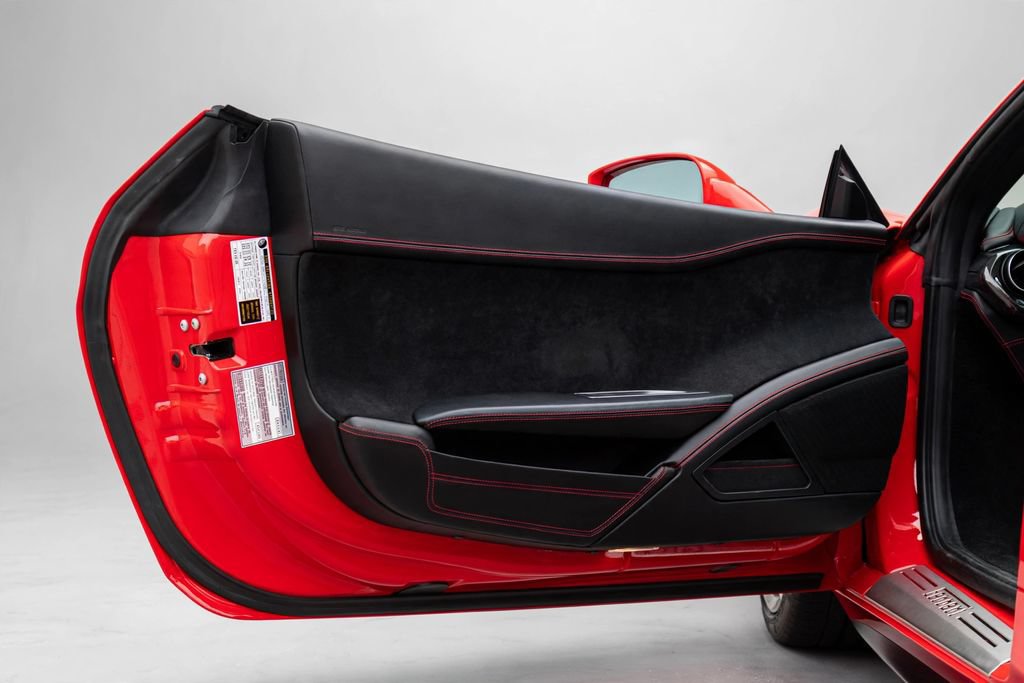 Used 2015 Ferrari 458 Italia Coupe RWD image 34