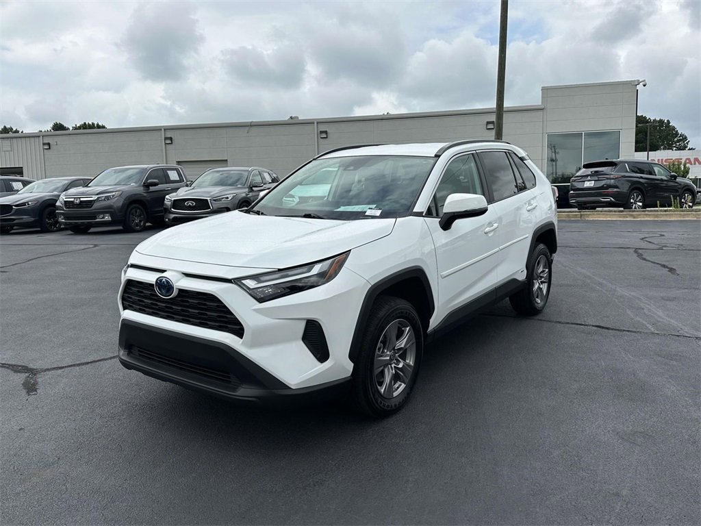 Used 2024 Toyota RAV4 LE image 3