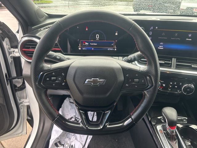 Used 2024 Chevrolet Trax RS w/ Sunroof Package image 15