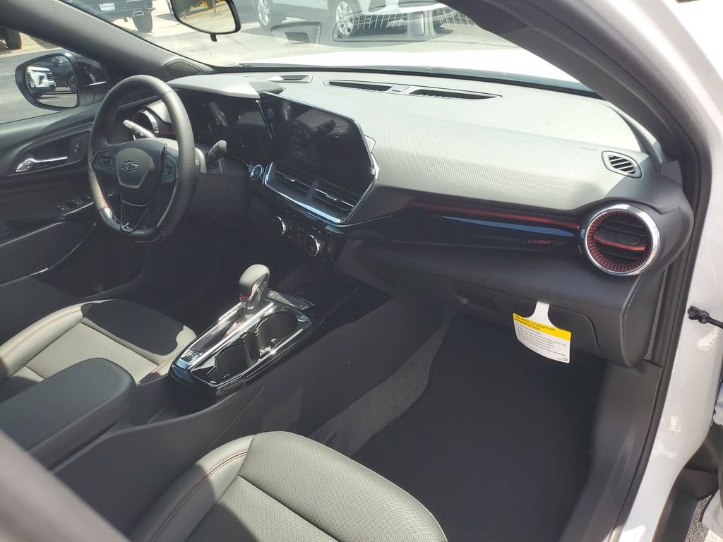 New 2026 Chevrolet Trax RS w/ Sunroof Package FWD image 29