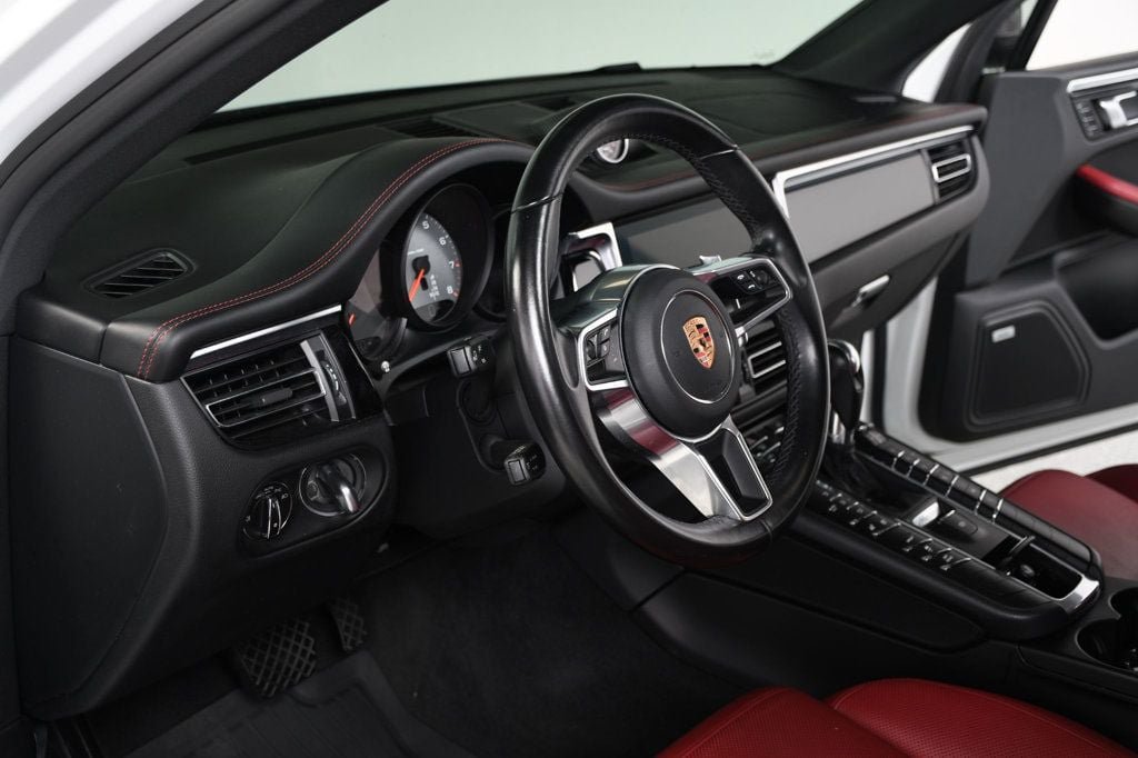 Used 2020 Porsche Macan S AWD/4WD image 26