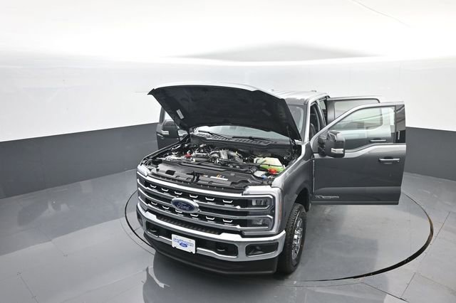 New 2026 Ford F250 Lariat w/ FX4 Off-Road Package image 38