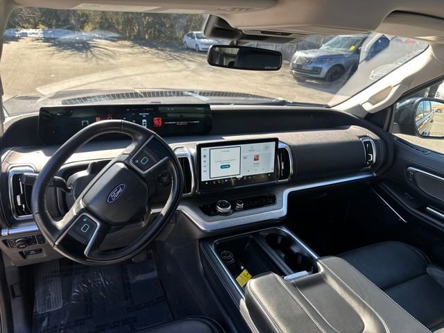 Certified 2025 Ford Expedition Platinum image 36