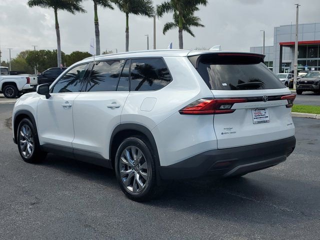 Used 2024 Toyota Grand Highlander Limited image 3