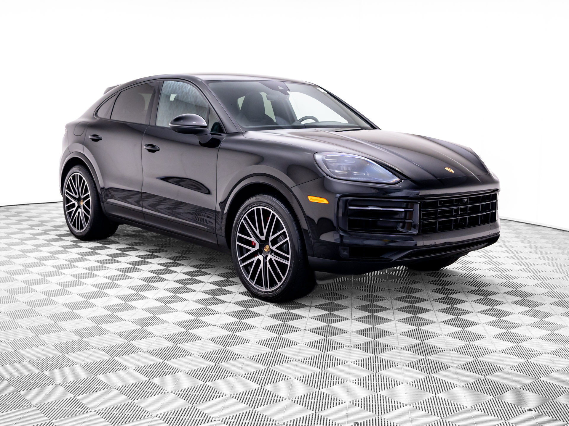 Used 2024 Porsche Cayenne S AWD/4WD image 7