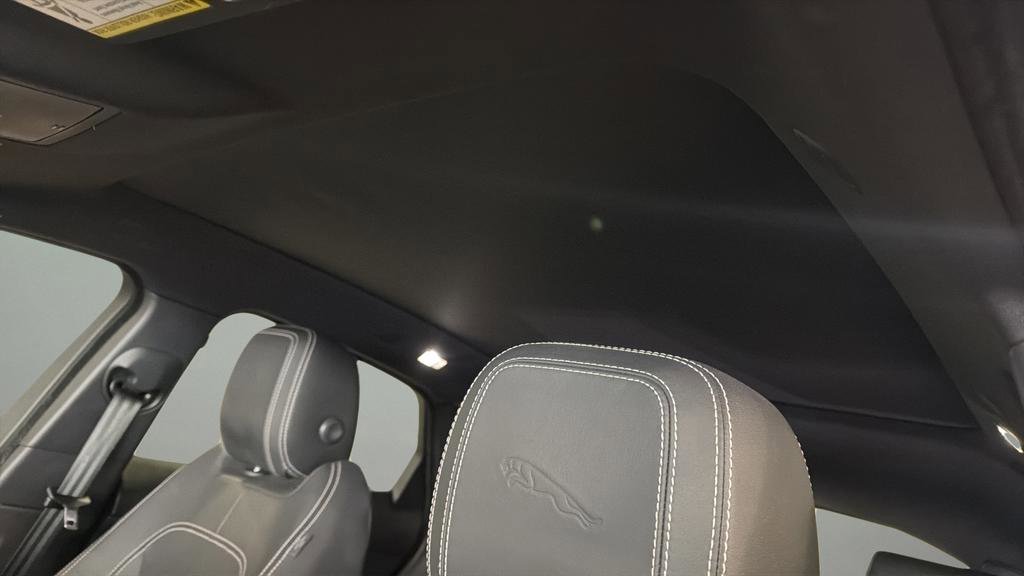 Used 2019 Jaguar E-PACE R-Dynamic HSE image 12