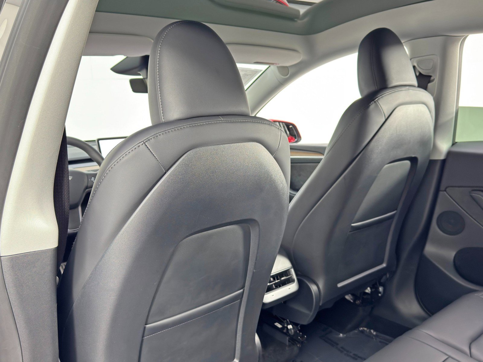 Used 2024 Tesla Model Y Performance image 36