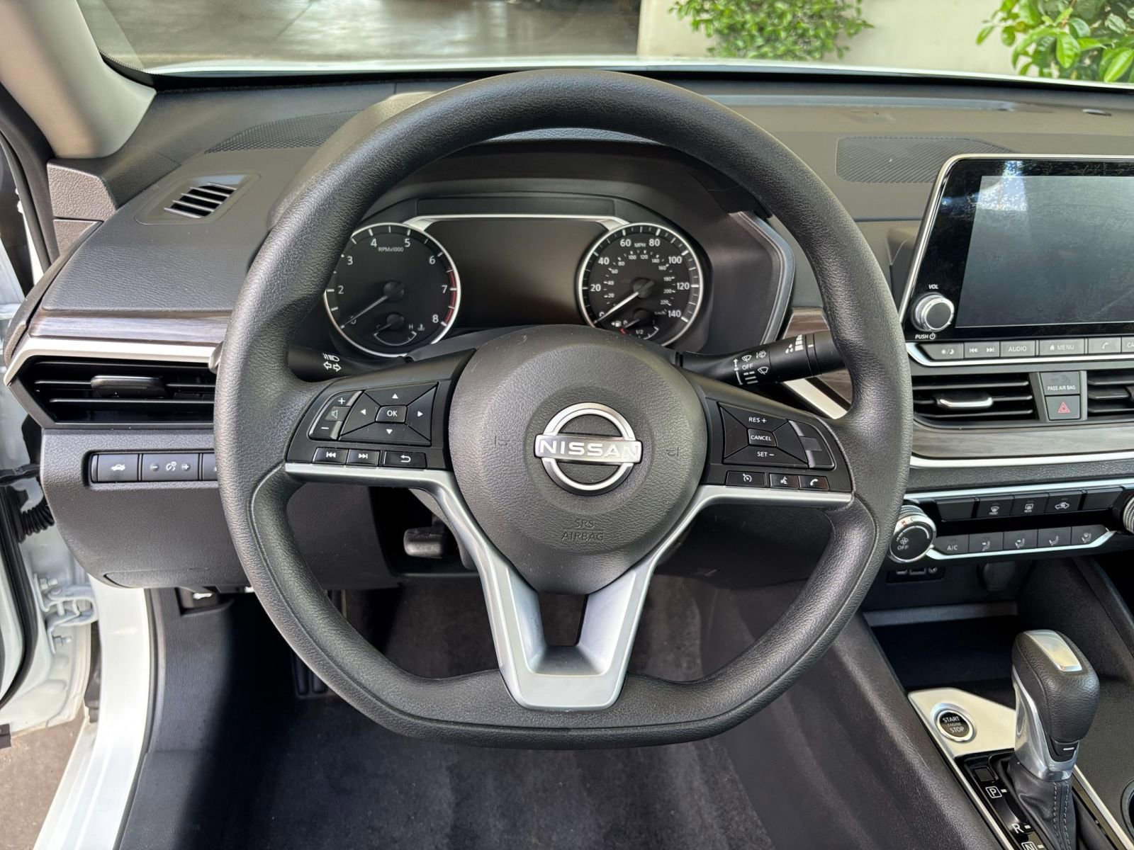 Used 2025 Nissan Altima 2.5 SV FWD image 29