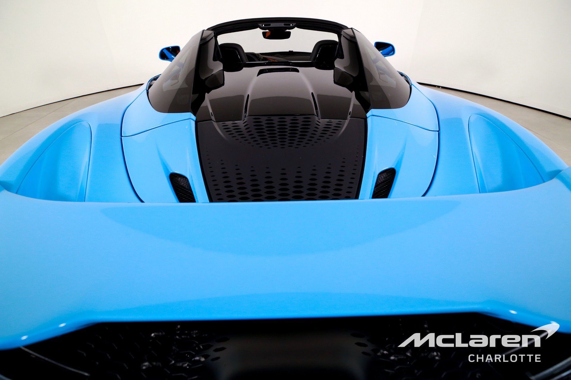 Used 2027 McLaren 750S Spider RWD image 24